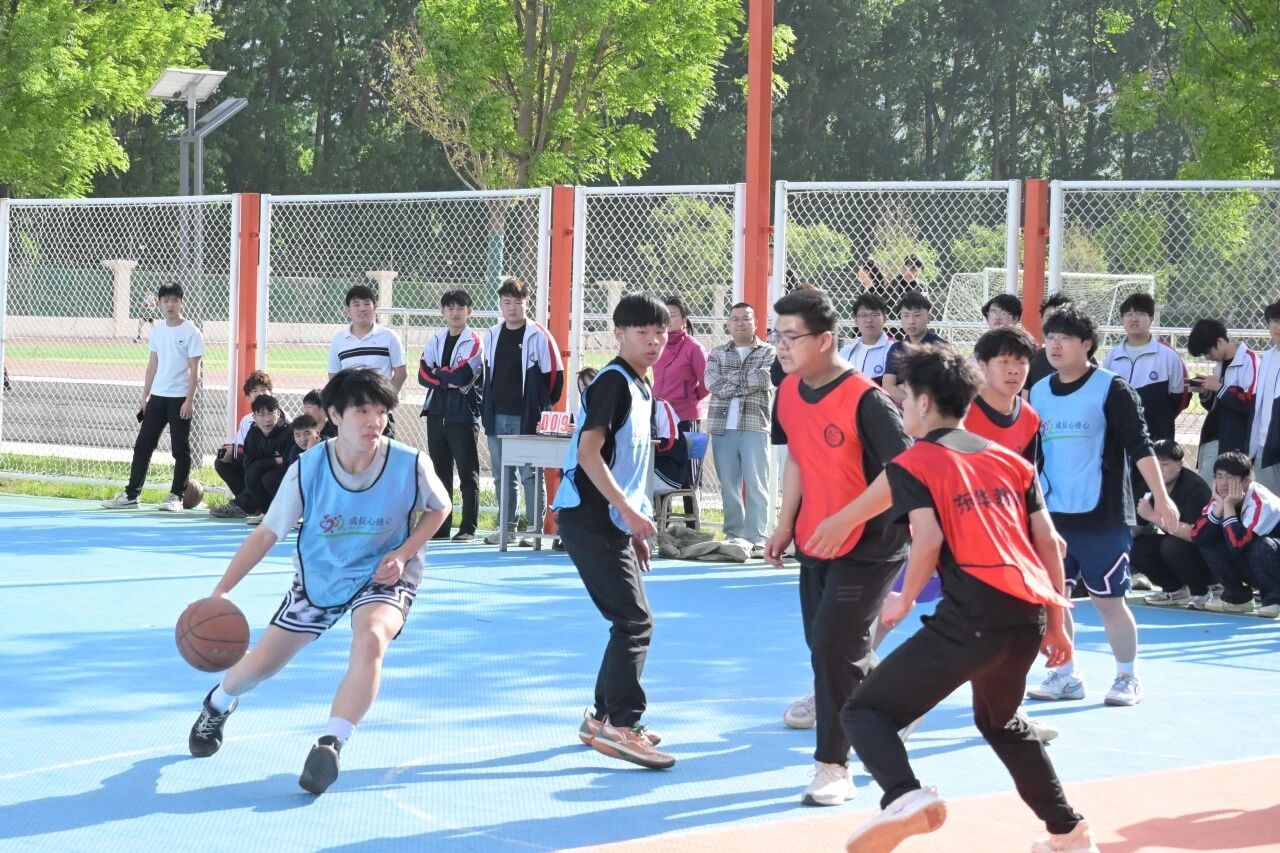 石家庄东华铁路学校2026年校园篮球赛火热进行中